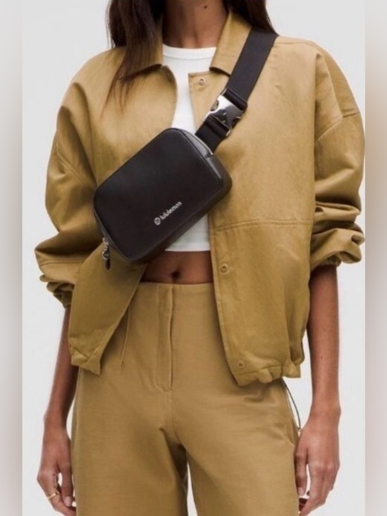 lululemon athletica Handbags - LULULEMON Everywhere Belt Bag Cactus "Leather